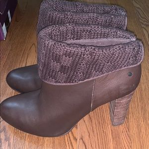 Authentic UGG Dandylion Tres Leather Booth Sz 12